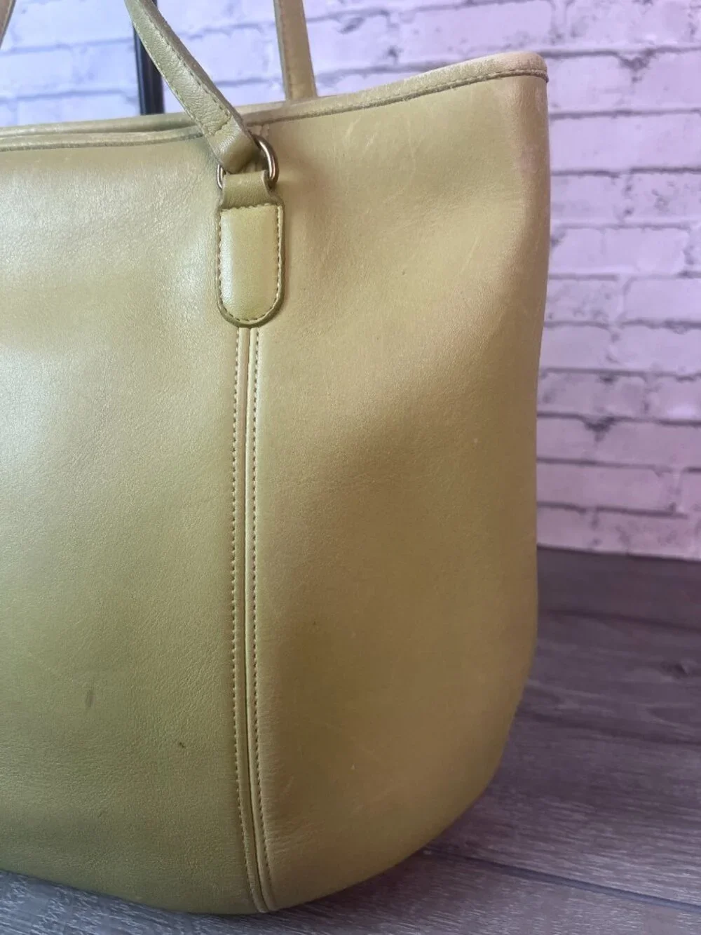 RARE COLOR!! Coach Vintage Medium Framed Pouch 9998 in Lime